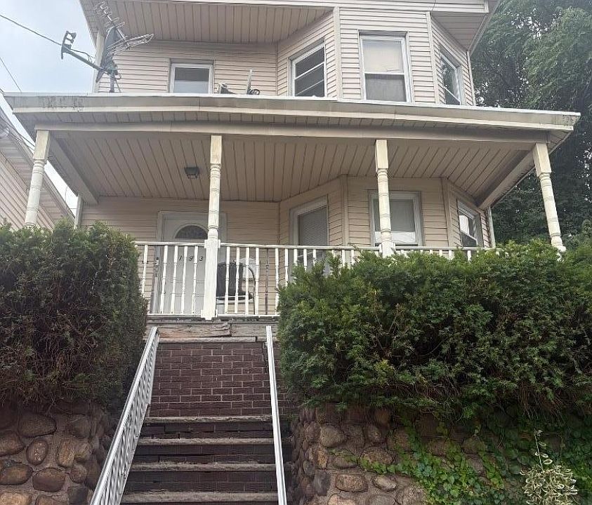1st image of 193 Union Blvd #2