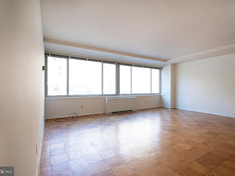 1210 N Taft St #201 — Photo 10
