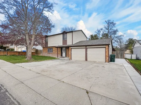 87 Plateau Dr, Pocatello, ID 83204