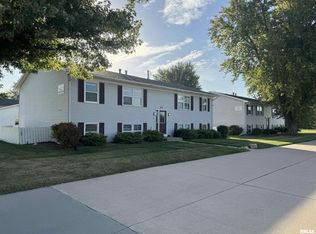 415 W Cedar Lane Dr APT B2-1, Walcott, IA 52773