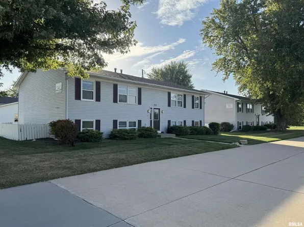 415 W Cedar Lane Dr APT B2-1, Walcott, IA 52773