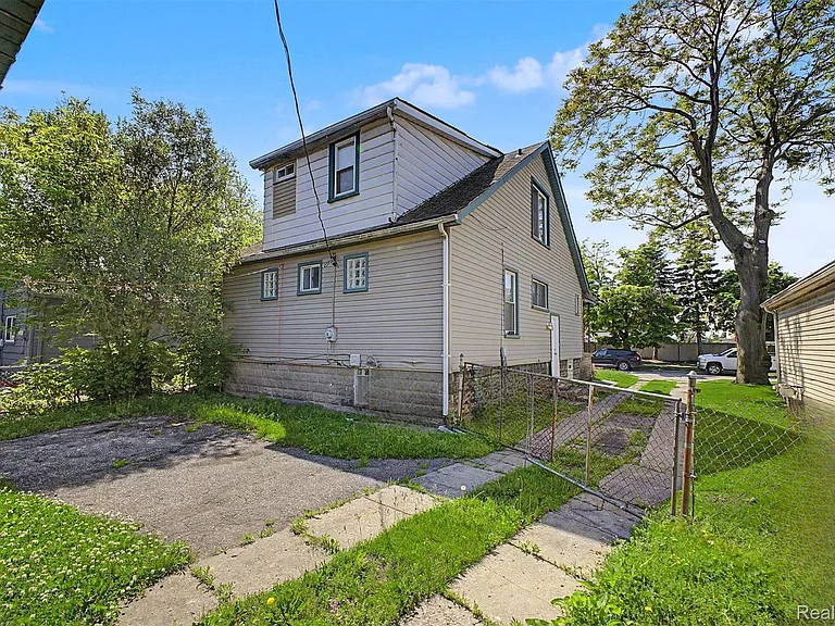 1301 E Muir Ave — Photo 25