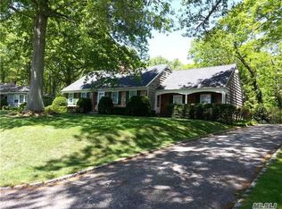 164 Merritts Pond Rd, Riverhead, NY 11901