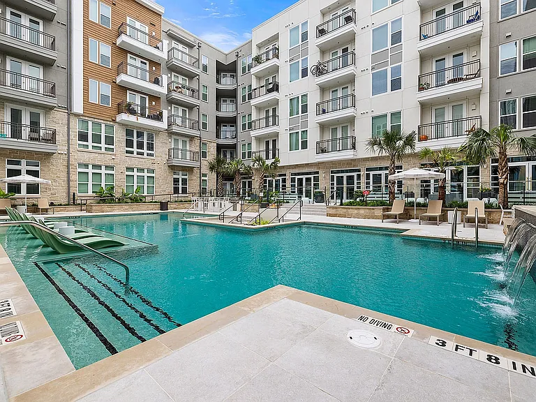The Mercury Luxury Pool