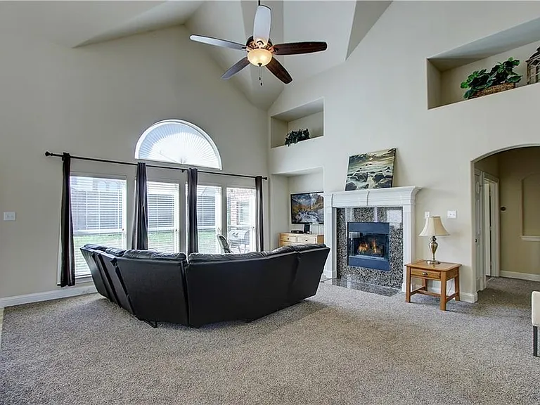 6917 Shady View Ct — Photo 5