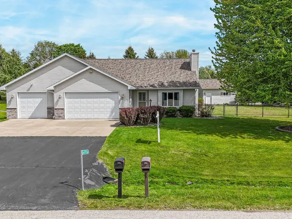 N1778 Reimer Dr, Greenville, WI 54942