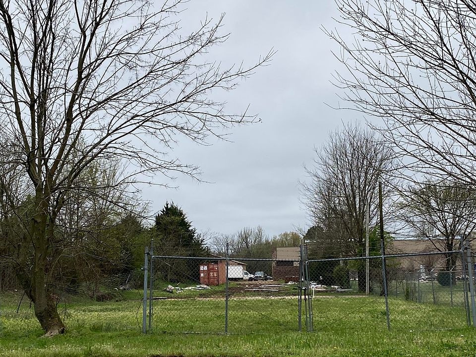 2nd image of 8091 W Sandidge Rd