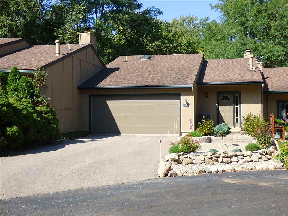 1st image of 902 Trailridge E