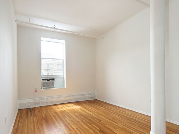 4th image of 450 6th Ave #304