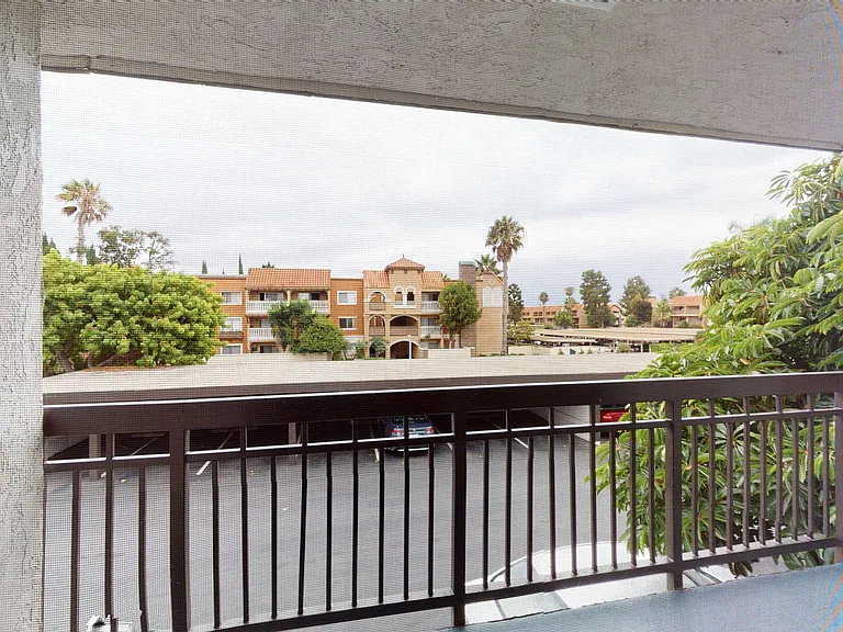 Huntington Vista — Photo 38