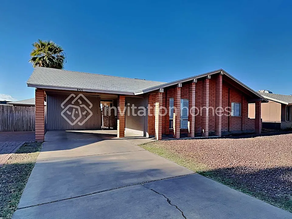 8437 W Turney Ave