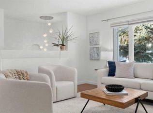 3251 N Bearspaw Dr NW, Calgary, AB T2L 1T1