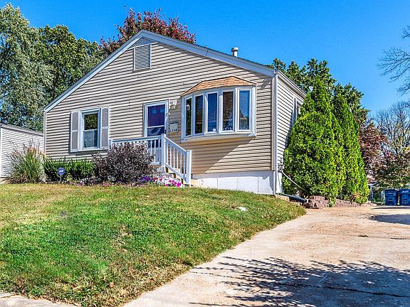 2nd image of 1168 Hilltop Dr
