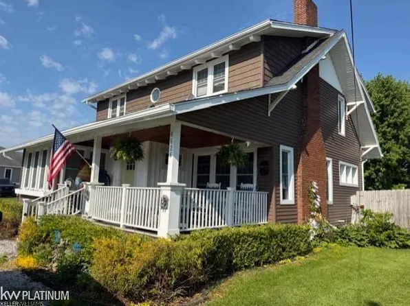6626 S River Rd, Marine City, MI 48039