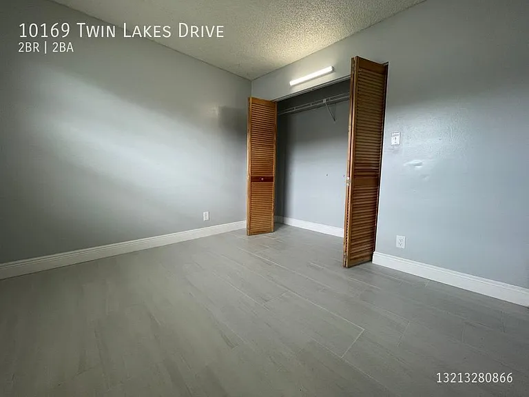 10169 Twin Lakes Dr — Photo 7