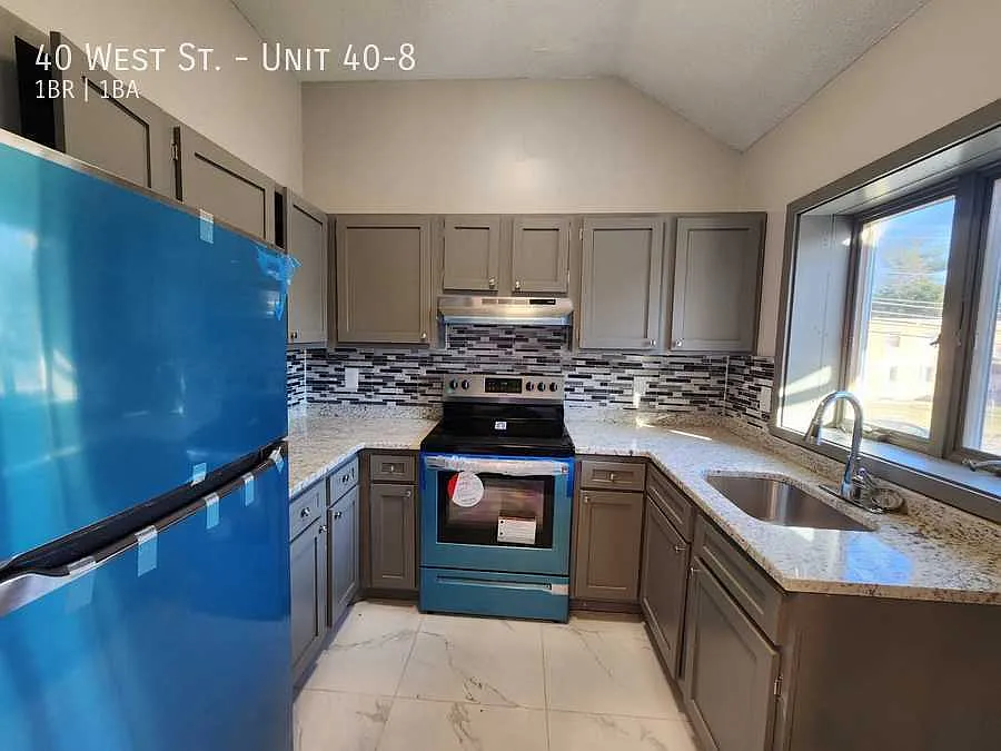 40 West St #40-8