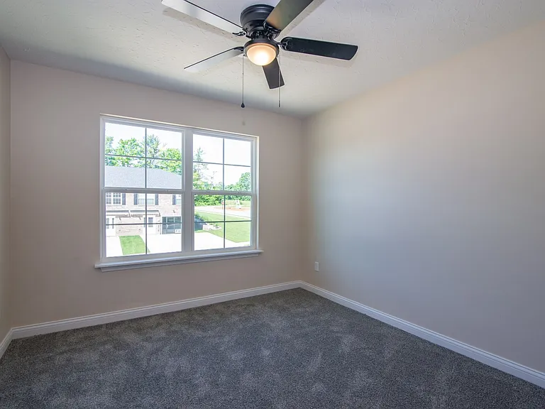 203 Dixon Cir — Photo 35
