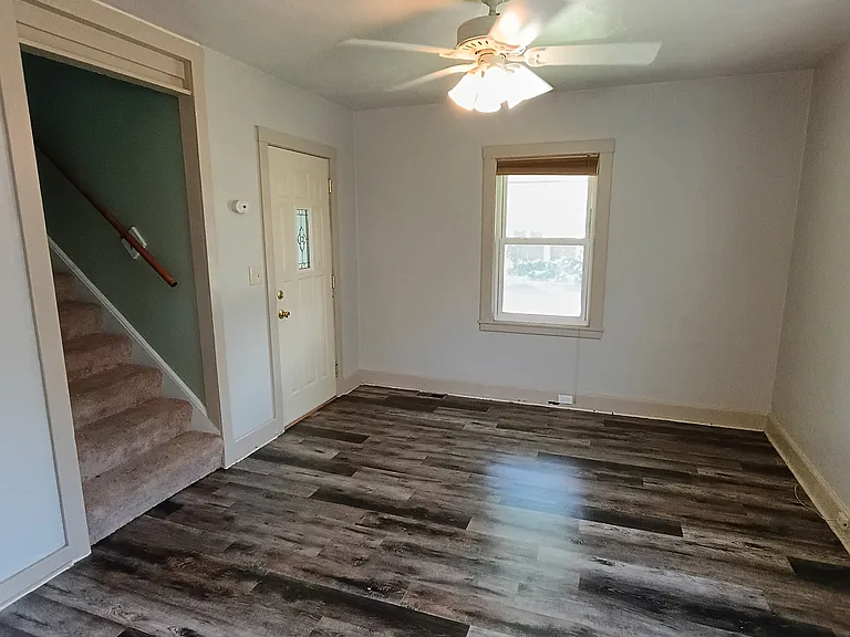 226 S Thornwood Ave — Photo 3