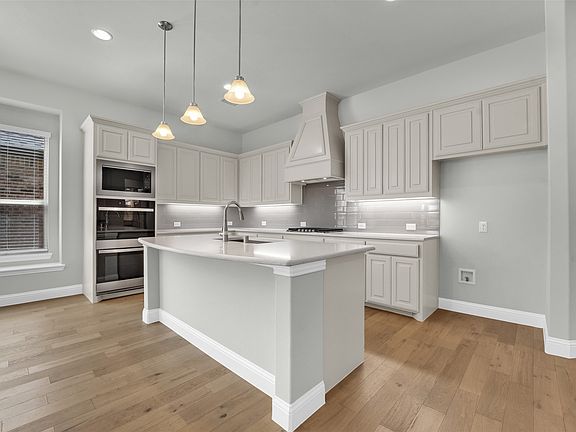 4th image of 2510 Rockbrook Rd