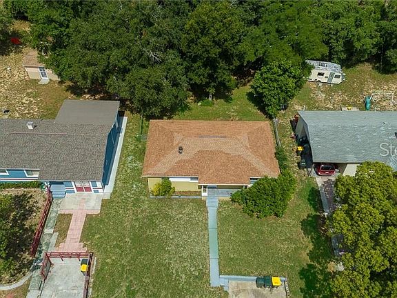 3rd image of 1172 Lakeview Dr