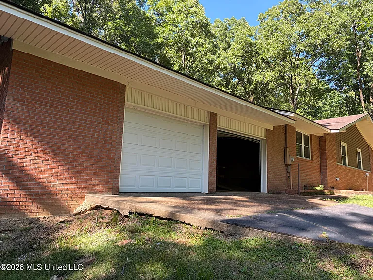 870 Green Acres Dr — Photo 30