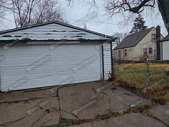 4th image of 15603 Lappin St