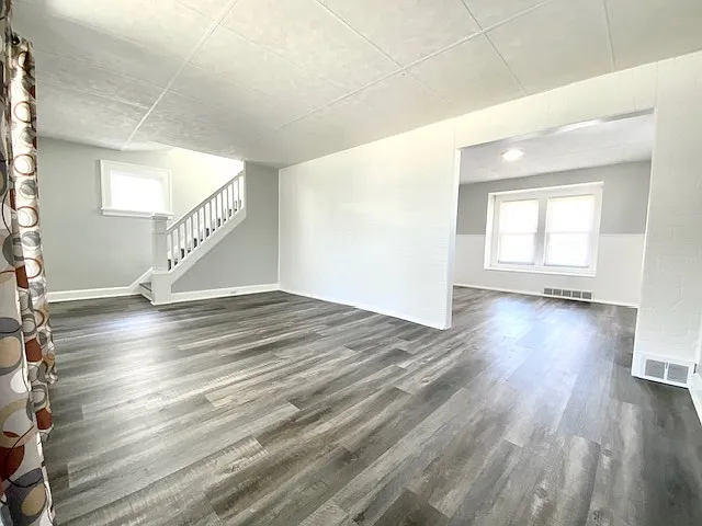 1524 E 221st St — Photo 11