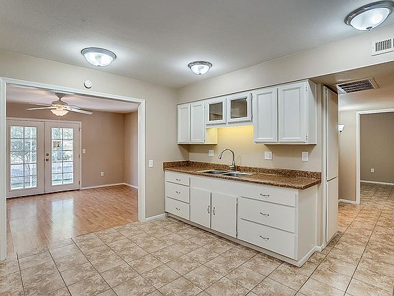 4th image of 18411 N 94th Dr