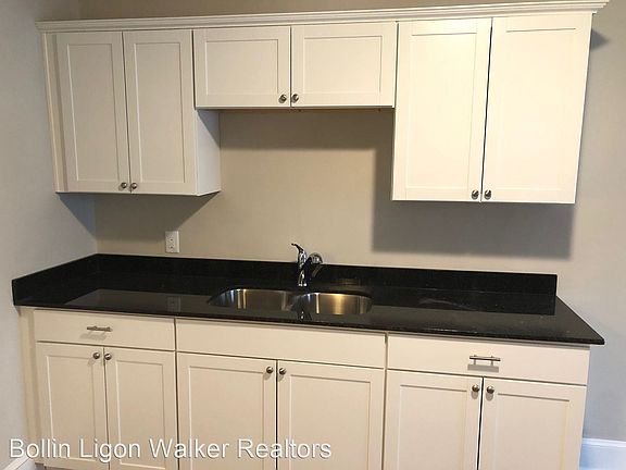 5th image of 1008 Woodlawn Ave