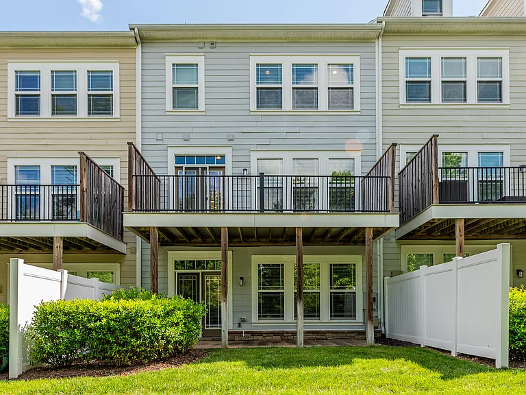 5405 Hickory Ann Dr — Photo 25
