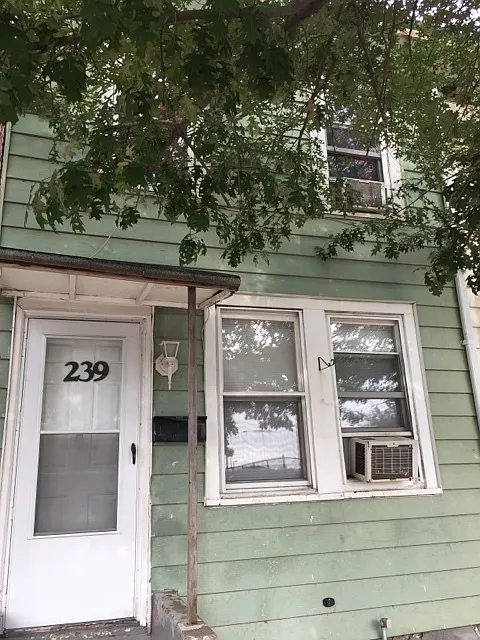 239 2nd St
