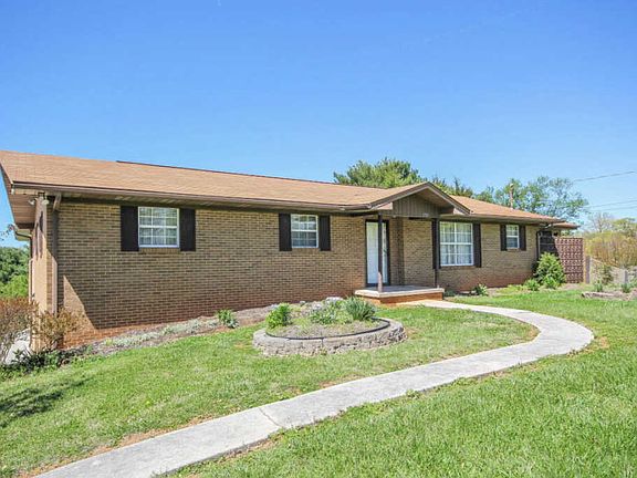 2nd image of 2727 Greenway Dr