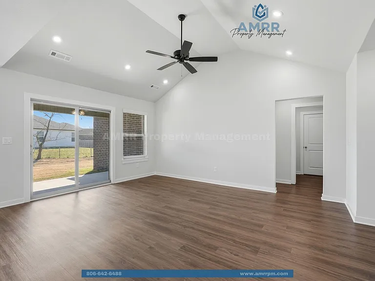 400 Cattleman Ln — Photo 13