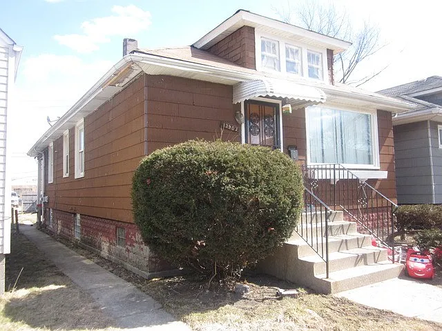 13903 S Edbrooke Ave photo 1