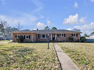 524 Summit Ridge Dr, Chesapeake, VA 23322