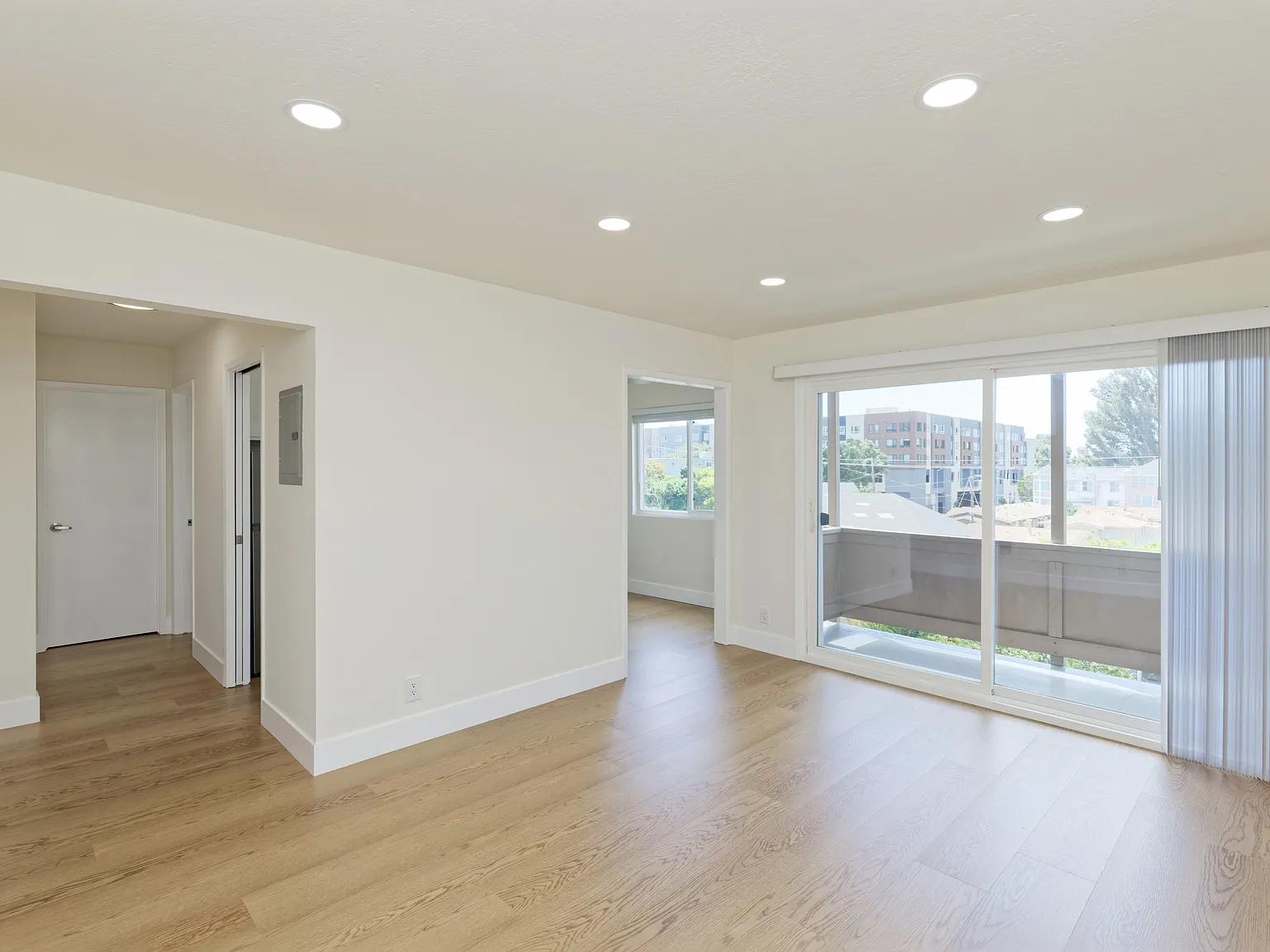 206 Chumalia St — Photo 3