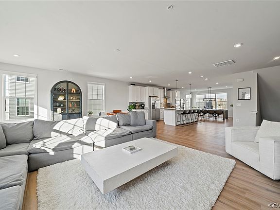 3rd image of 5914 Laurel Bed Ln Unit B