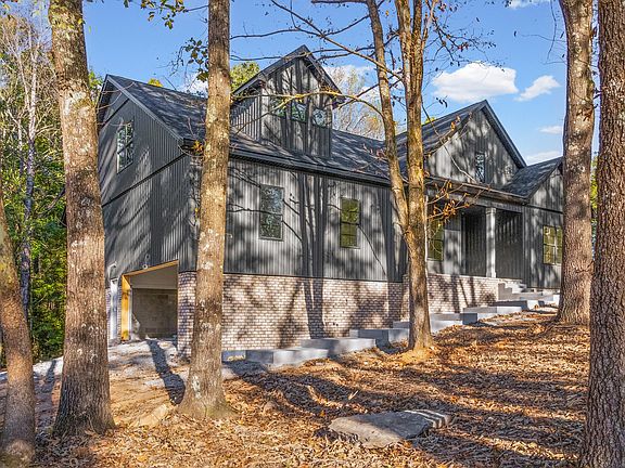 2nd image of 2638 Moody Rd