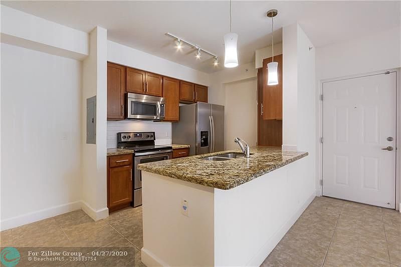 1st image of 5801 Toscana Dr #213