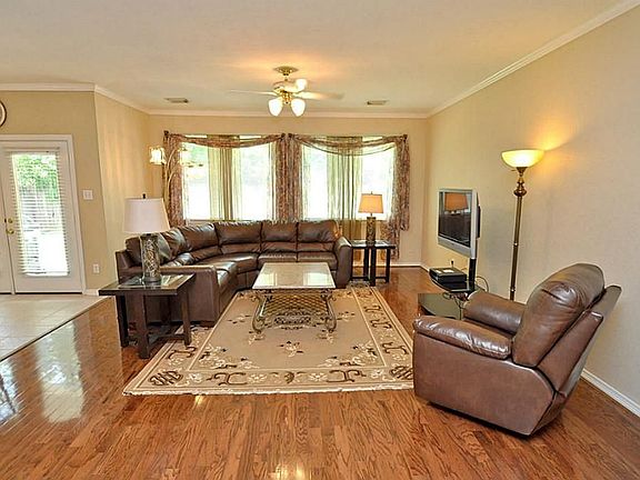 2nd image of 1227 Lexington Green Dr