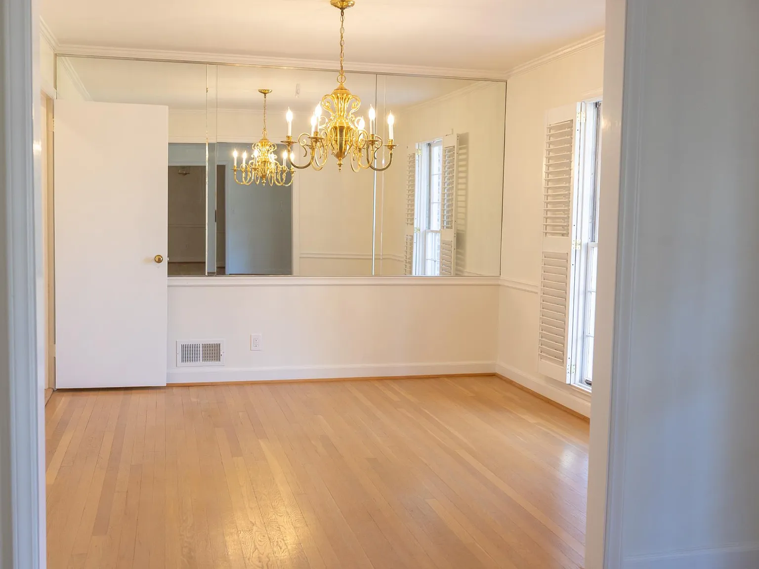 6915 Heathfield Dr — Photo 3
