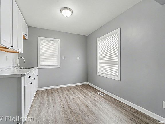 4th image of 7527 Toepfer Rd