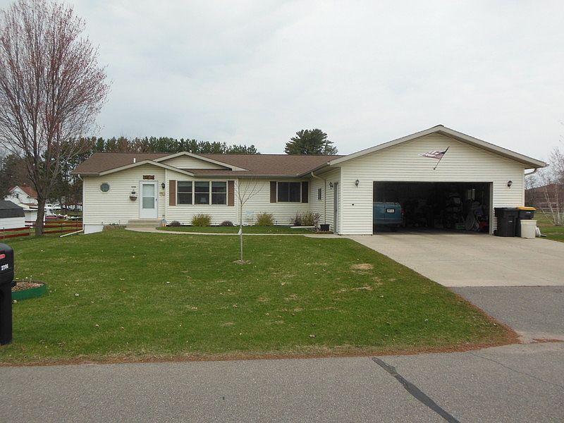 southern exposure
						:
						Looks small, but 3 bed, 2 bath, laundry room & family room all on 1 floor.