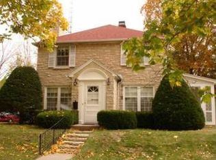 364 Park Ave, Prairie Du Sac, WI 53578