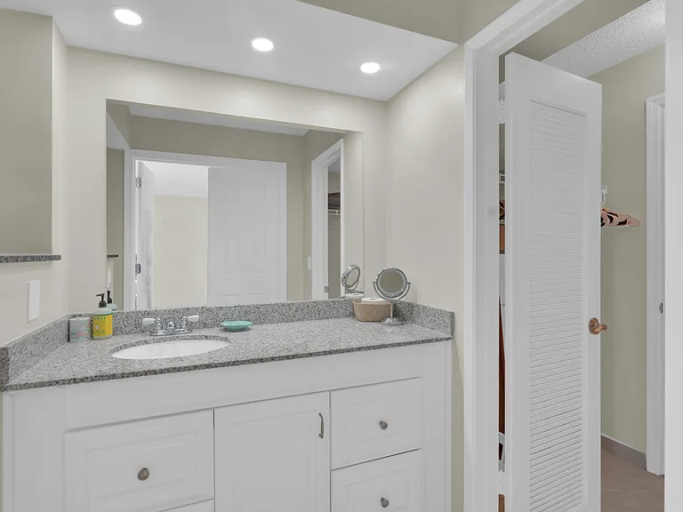450 Egret Cir #9207 — Photo 22
