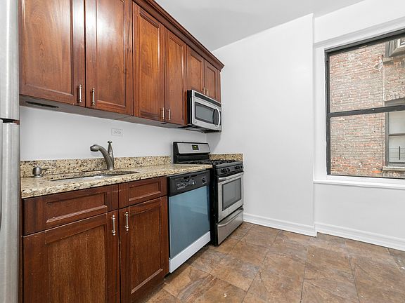 2nd image of 133 Seaman Ave APT 3D