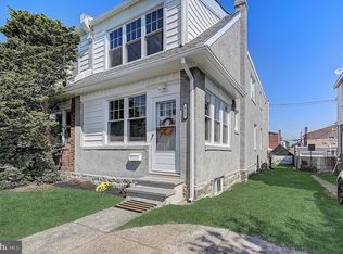 811 Rhawn St, Philadelphia, PA 19111