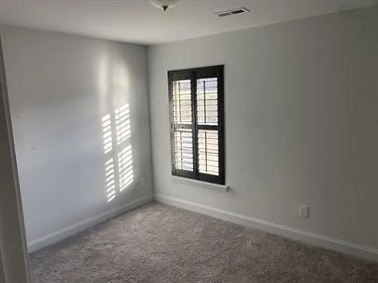 2413 Bell Manor Dr SW — Photo 8