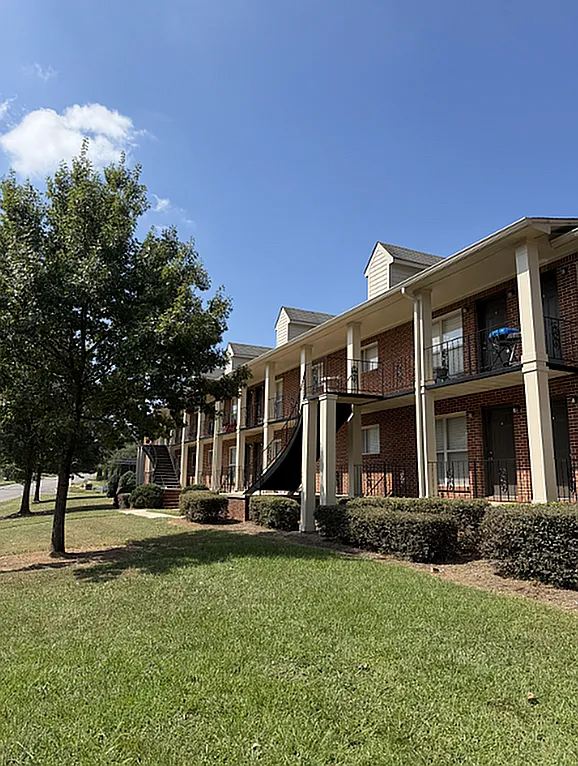 Crestline Court — Photo 1