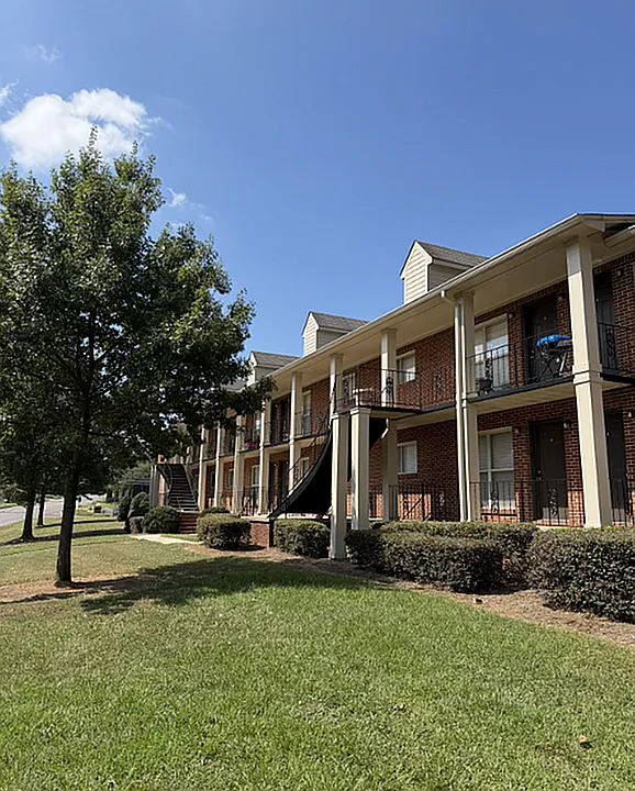 Crestline Court